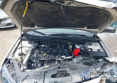 2010 Ford Fusion S из США, поврежденный, VIN 3FAHP0GA1AR373293